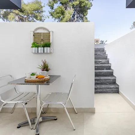 Calm Chaos 1 Apartmán